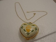 Porcelain Pendant Heart Trinket Box