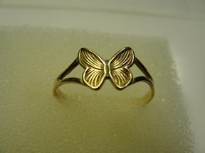 Jabberjewelry.com 10 kt gold Butterfly Toe Ring 