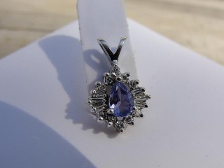 Jabberjewelry.com Tanzanite & Diamond White Gold Pendant