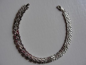 Jabberjewelry.com Silver Tone Leaf Style Bracelet Jabberjewelry.com Silver Tone Leaf Style Bracelet