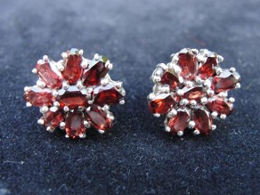 Jabberjewelry.com Vintage Genuine Oval Garnet Silver Earrings