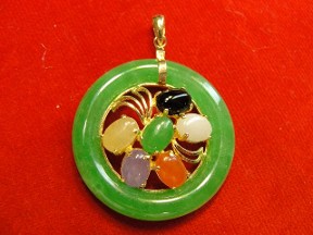 Jabberjewelry.com 14kt Gold Multi Color Jade Circle Pendant Necklace