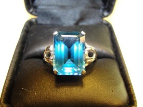 Jabberjewelry.com Ocean Blue Topaz White Gold Ring Jabberjewelry