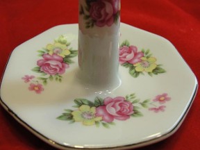 Jabberjewelry.com Vintage Porcelain Ring Holder