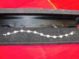 Jabberjewelry.com Vintage White Gold Flowers Diamond tennis Bracelet