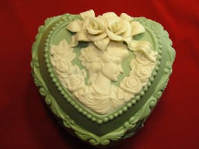 Green Heart Box Cameo Lady & Flowers On Top Trinket Box