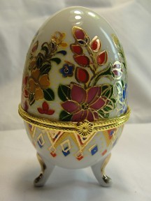 3 legged egg trinket box